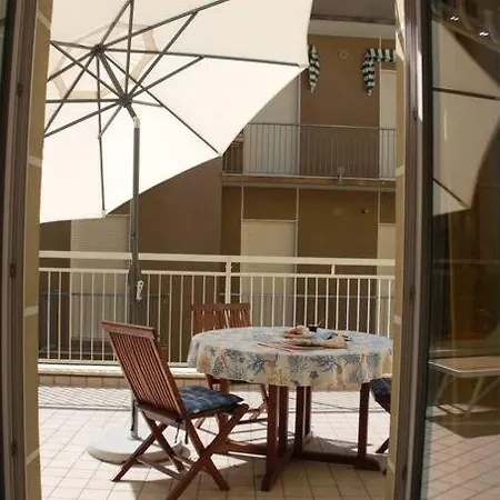 Souvenir 6 Apartment