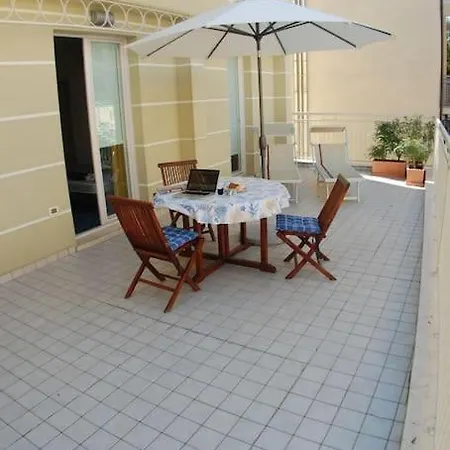 Souvenir 6 Apartment