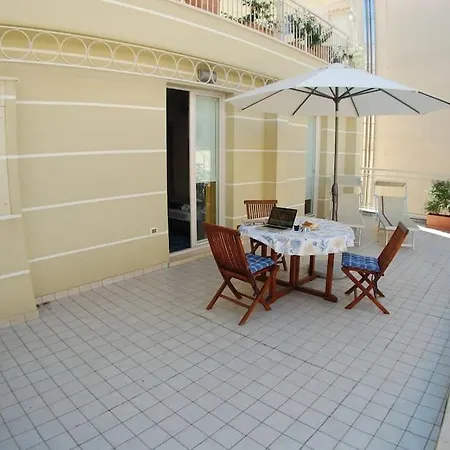 Apartment Souvenir 6