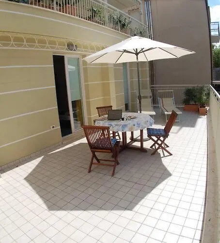 Apartamento Souvenir 6 *